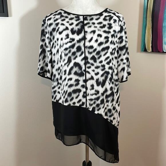 Chico’s asymmetrical hem blouse - Picture 1 of 9